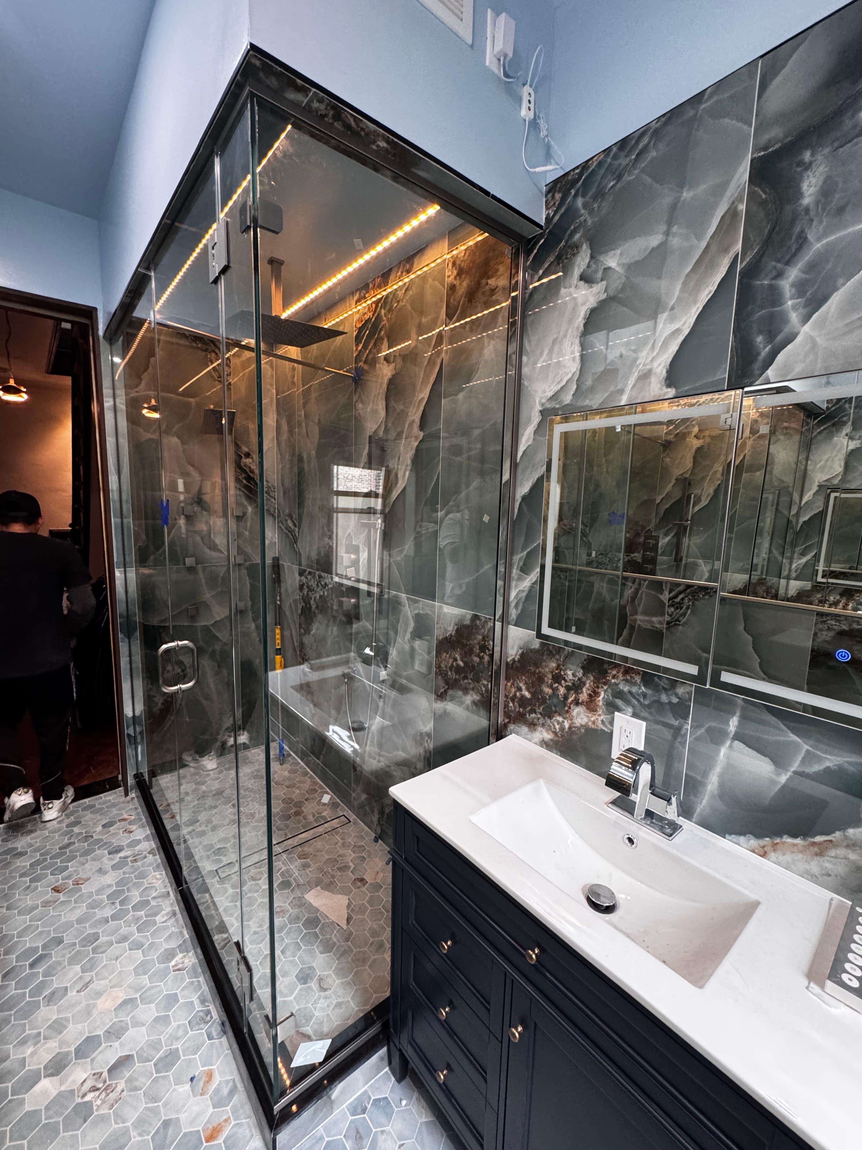 Corner Swing Door thumbnail 4