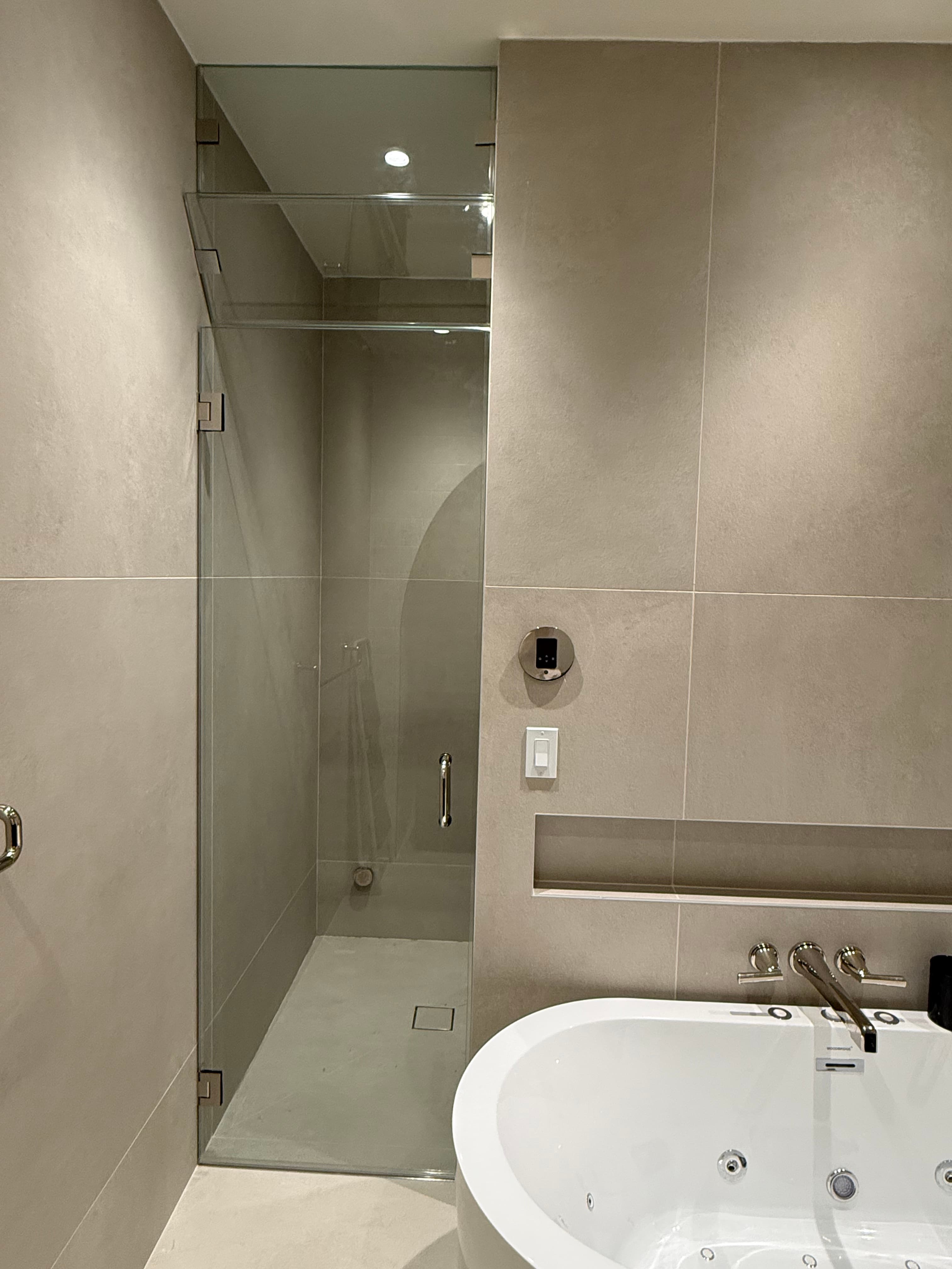 Steam Room thumbnail 3